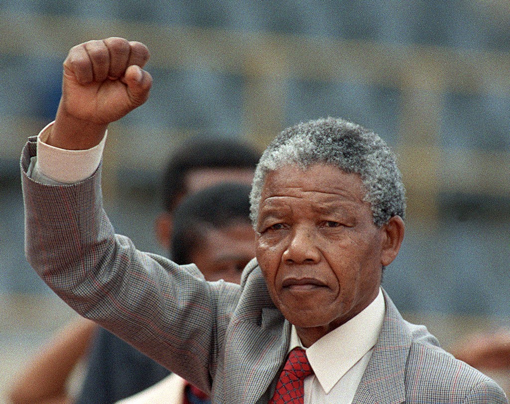 NELSON-MANDELA-MORTO-28