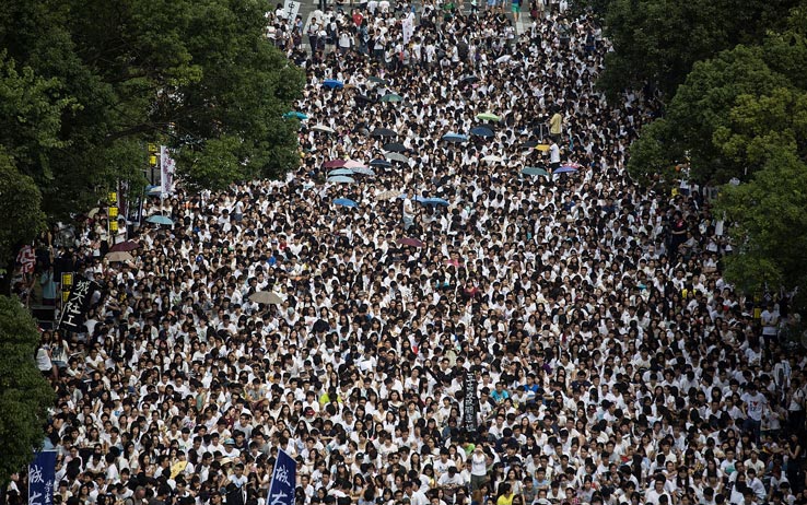 Giovani in piazza ad Hong Kong: “primavera asiatica”, un’altra TienAnMen o cos’altro?