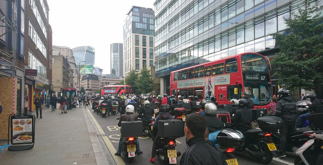 «No Money, No Food!» I lavoratori di UberEats in sciopero a Londra