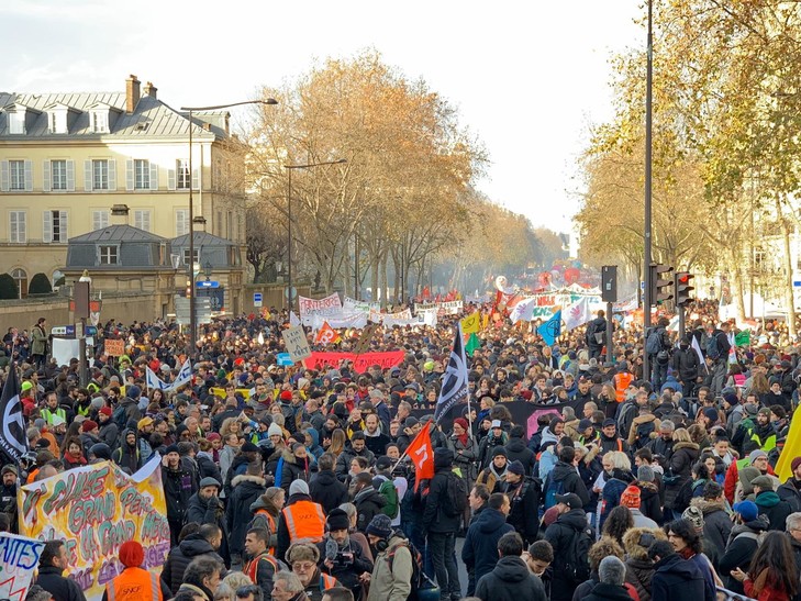 La grève générale può fermare Macron