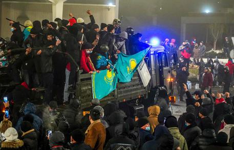 Le proteste operaie in Kazakistan e la repressione del regime