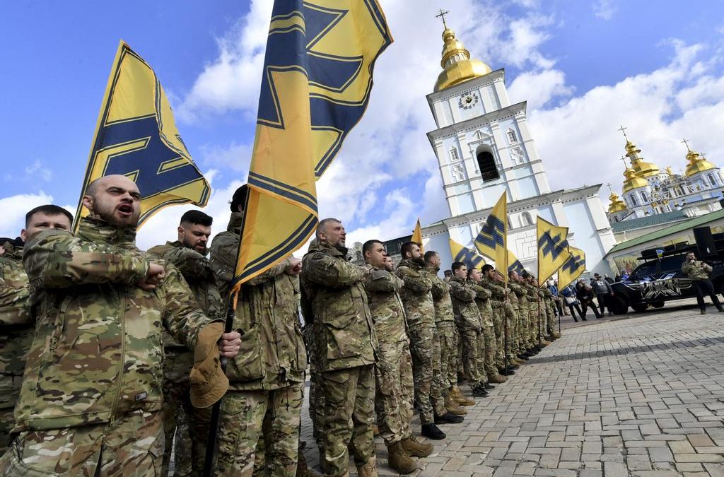 L’intervento russo rappresenta un’occasione insperata per il rilancio delle milizie ucraine di estrema destra