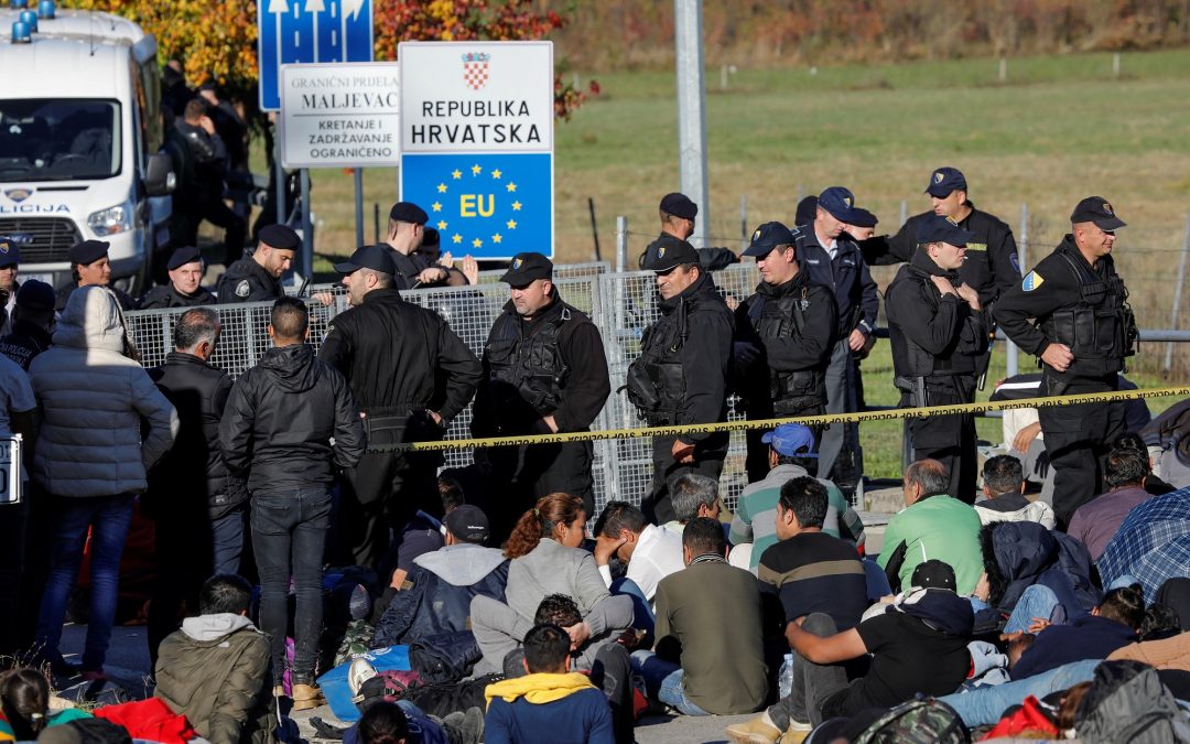 All’ombra della guerra, l’Europa continua a discriminare migranti e rifugiati